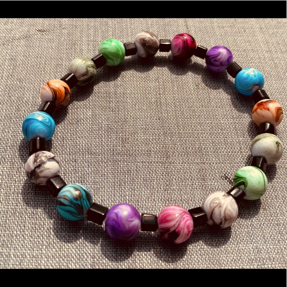 Handmade beaded bracelet - Picture 4 of 4